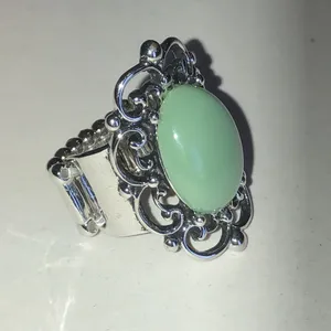 Green Oval Cabochon Silver Tone Filigree Statement Ring thumbnail 5