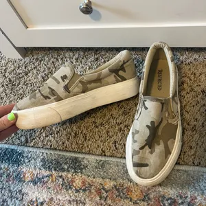 women’s shoes Size 7 thumbnail 2