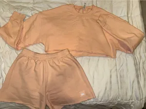 Alo cropped sweatshirt (top only) thumbnail 1