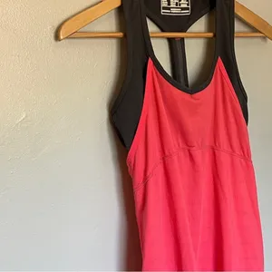 Under Armour Womens Shirt Medium Semi Fitted Orange Tank Top HeatGear Run Bra M thumbnail 4
