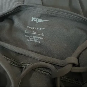Nike yoga Romper Sz XL thumbnail 3