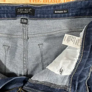 Judy Blue Jeans Womens 11/30 Blue Boyfriend Fit Destroyed Bleach Splatter Denim thumbnail 4