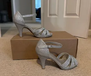 Heels Sparkly Silver Size 6.5 thumbnail 2