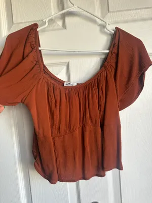Hollister Top thumbnail 1