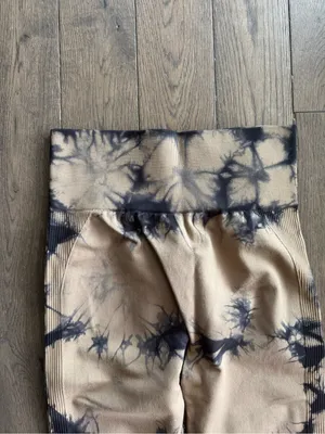 Women’s Tie-Dye Leggings in Tan and Black thumbnail 2