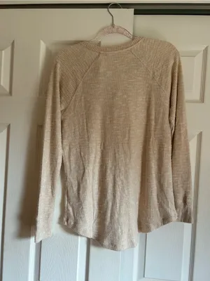 NWT America Eagle Cream Neutral Notch V neck long sleeve scoop hem top thumbnail 6