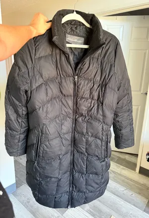 Black Eddie Bauer winter coat  thumbnail 1