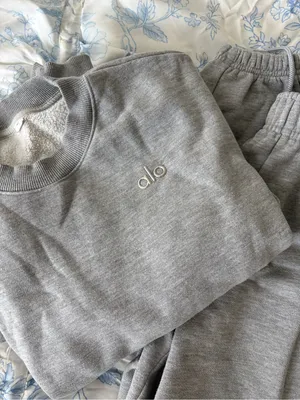 ALO Yoga Sweat Set thumbnail 3