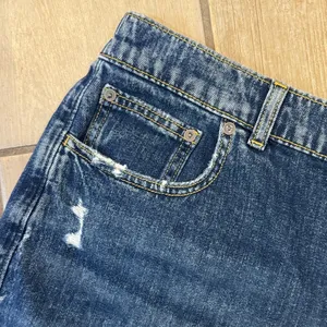 NWT Aerie Indigo Distressed Jean Shorts / J116 thumbnail 2
