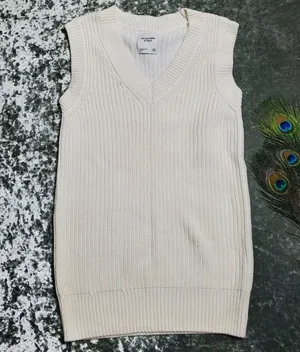 Abercrombie & Fitch Knit Sweater Vest thumbnail 1