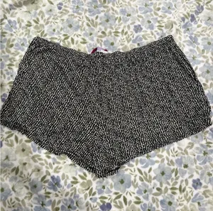 Secret Treasures BlacK & White With Pink Accent Pajama Set thumbnail 8