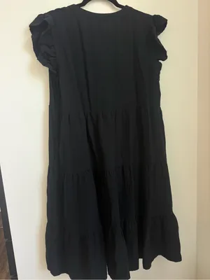 entro Black Tiered V-Neck Midi Dress thumbnail 5
