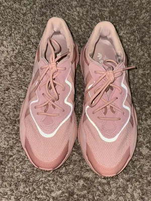 Adidas Shoes Women’s Pink thumbnail 1
