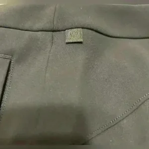 Lululemon $148‎ Black Work Slacks Pants Zipper Button Nylon Xtra Life Business thumbnail 6