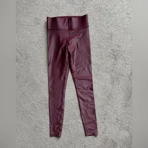 Carbon38 High Rise 7/8 Legging in Takara Shine - Fig thumbnail 4