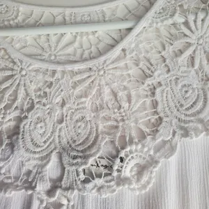 American Rag white crochet top size medium women's very pretty details thumbnail 4