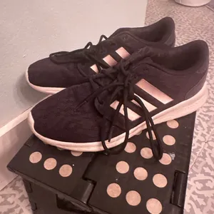 Adidas Women's Black and Pink Cloudfoam Sneakers thumbnail 4