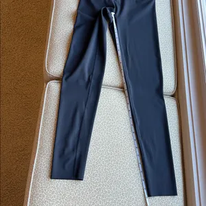 NWOT Offline by Aerie Navy 7/8 Hi-Rise Leggings size S thumbnail 5