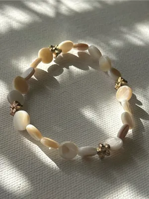 Shell Disc Stretch Bracelet with Gold Star Accents - Cream thumbnail 2
