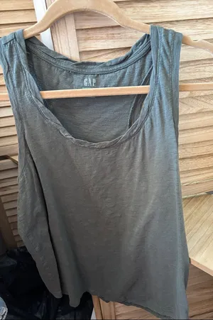 GAP Green Scoop Neck Tank Top Medium thumbnail 1