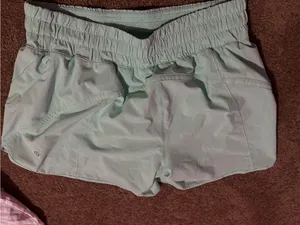 Never worn Lululemon mint green hotty hots thumbnail 1