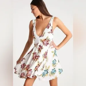 Free People Thought I Was‎ Dreamin Plunging V-Neck Floral Mini Dress Size Small thumbnail 6