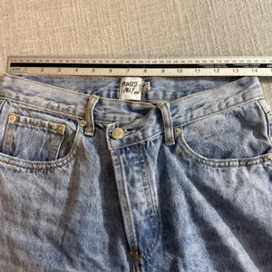 Princess Polly Asymmetric Waist High Rise Straight Leg Jeans‎ Size 4 Blue Denim thumbnail 4