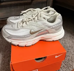 WMNS NIKE INITIATOR thumbnail 1