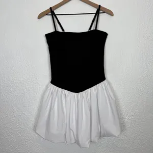 YPB Abercrombie & Fitch sculptLUX Bubble Hem Mini Dress Size Medium NWT thumbnail 2