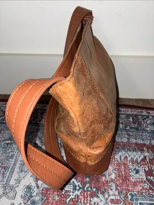 The Sak Tan Light Brown Tooled Leather Shoulder Bag Purse thumbnail 4