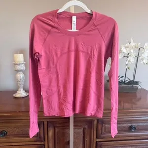 Lululemon Swiftly Tech Long-Sleeve Shirt 2.0 Waist Length Desert Red Size 8 thumbnail 2