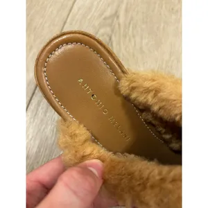 Antonio Melani Tan Suede Faux Fur Trim Tassel Mules Kitten Heel Shoe Womens 7.5M thumbnail 3