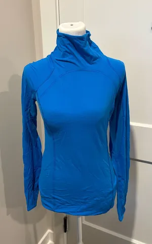 Lululemon Blue Long Sleeve Mock Neck Pullover Size 6 Thumbholes Mesh Panels thumbnail 1