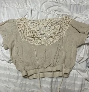 Charlotte Russe Cropped Top thumbnail 2