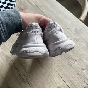 Ozweego Womens Shoes Sneakers thumbnail 8