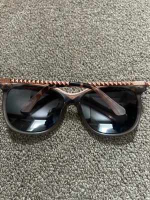Guess Sunglasses thumbnail 2