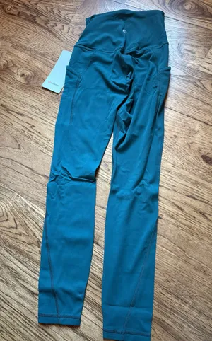 Lululemon BRAND NEW SOLD OUT leggings thumbnail 4