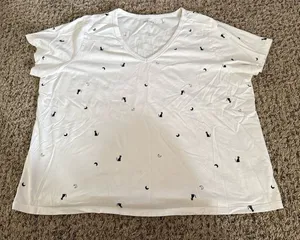 Old Navy Women's Everyday V Neck Cat Moon White Short Sleeve‎ Tee Size XL thumbnail 1