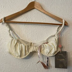 NWT HOUSE OF CB Cassis Ruched Underwired Bikini Top In Ivory Size Small thumbnail 6