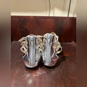 Report Silver Geometric Flat Sandals Size 9 thumbnail 5
