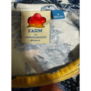 Farm Rio for Anthropologie Aves Graphic Tee Rainbow Macaw Floral Size Medium thumbnail 4