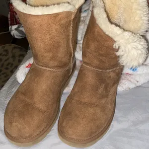 Bailey button ugg boots thumbnail 6