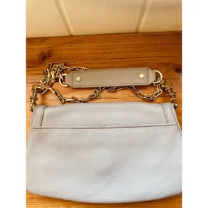 Tory Burch‎ Amanda Logo Gray Crossbody Clutch Gold Chain Flap Magnetic Closure thumbnail 2