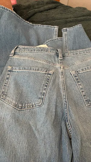Hollister High-Rise Wide-Leg Jeans thumbnail 3