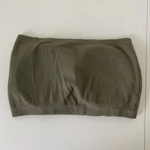 EUC | True by Rue 21 women’s olive green‎ bandeau top — XL thumbnail 3