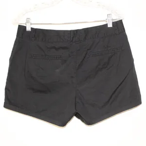 J.Crew Woman’s Mid Rise Black 3.5" Classic Chino Shorts — Size 8 thumbnail 5