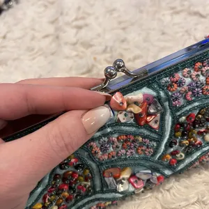 Hand Beaded Shell Clutch Purse Teal Blue Kiss Lock Evening Bag w/ Chain thumbnail 4