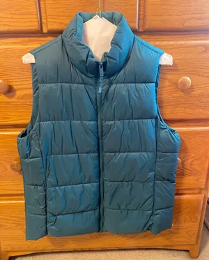 Gap Green Puffer Vest thumbnail 1