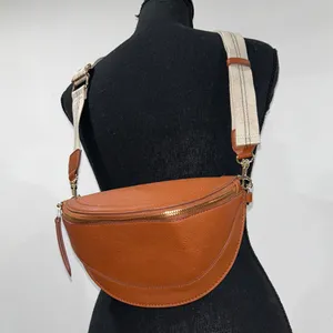 Universal Threads Brown Crossbody Bag with Cream Strap thumbnail 2