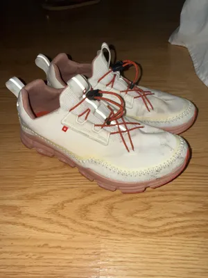 On Cloud Tennis Shoes thumbnail 6